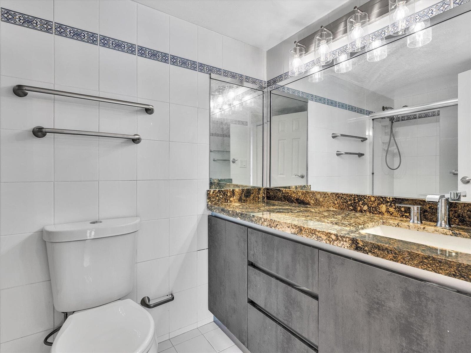 2655 Collins Avenue Unit 1710 photo 21