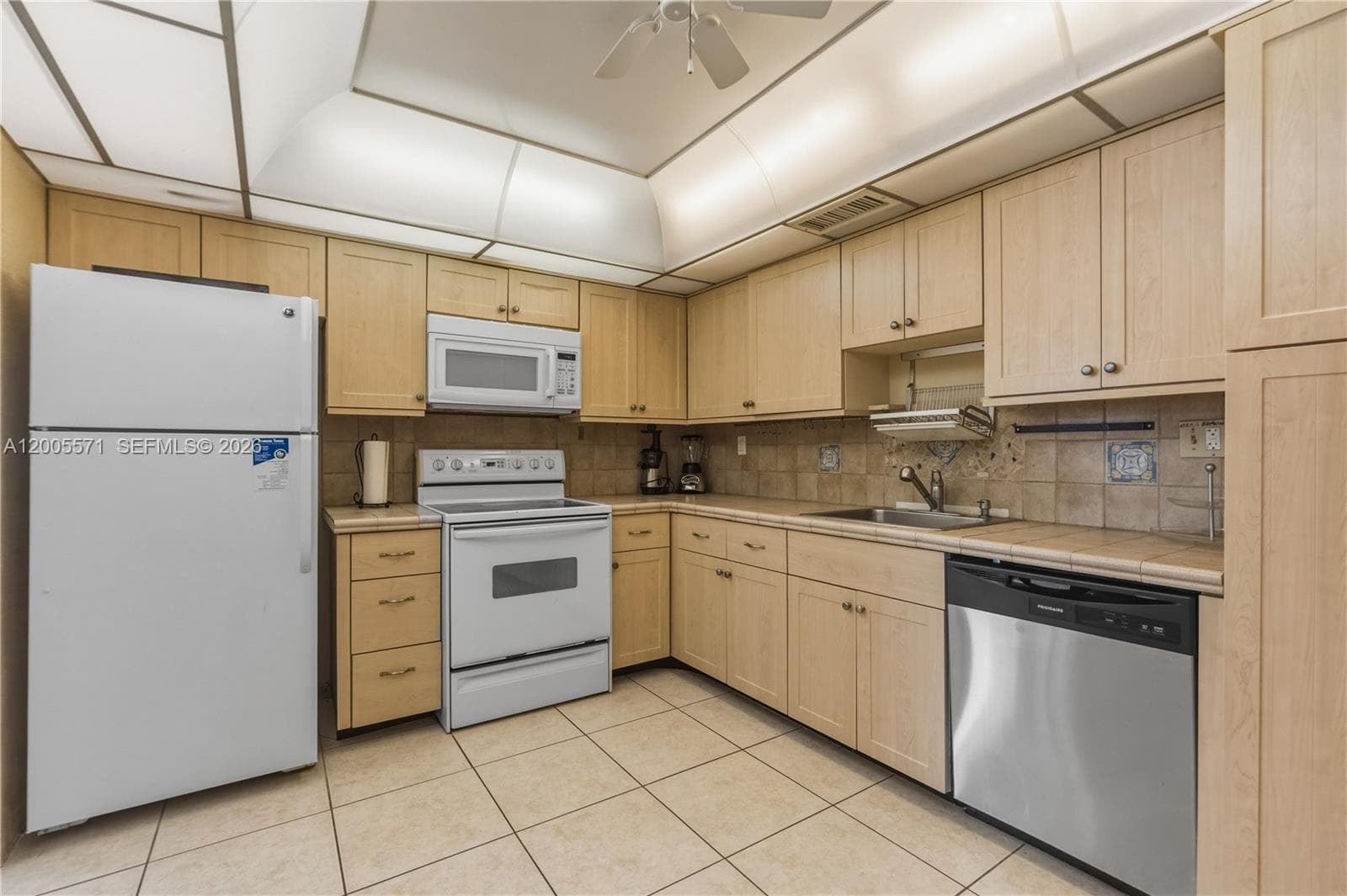 1600 S Ocean Dr 4G (Available Jan 16) photo 24