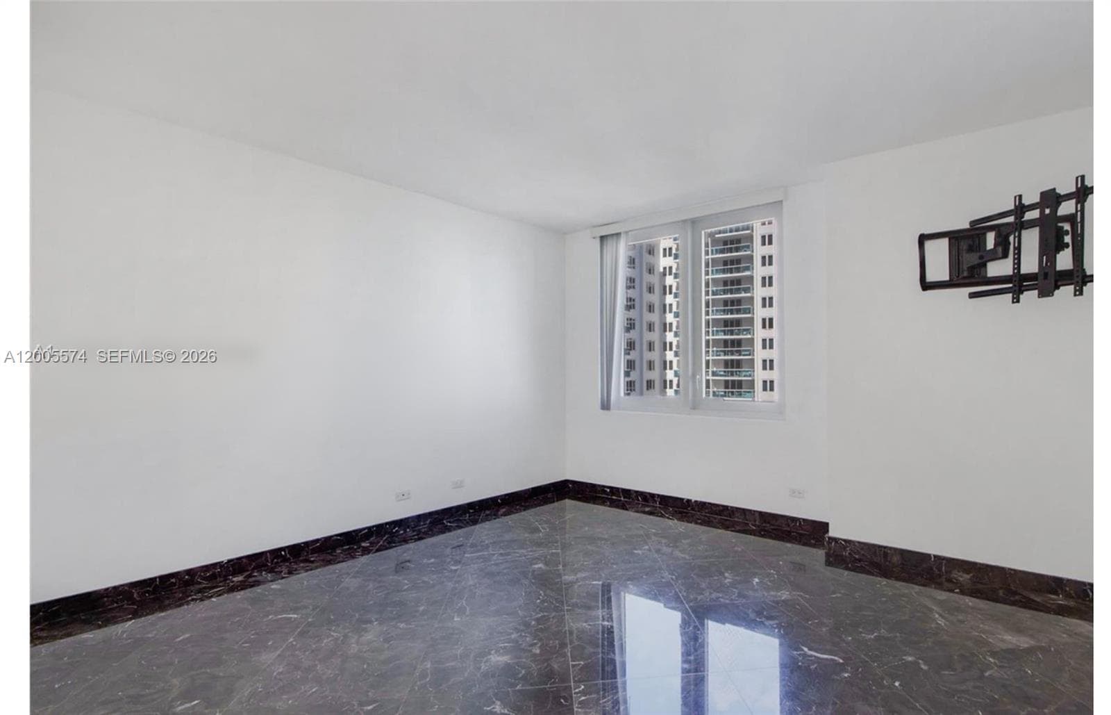 2301 Collins Ave 817 photo 7