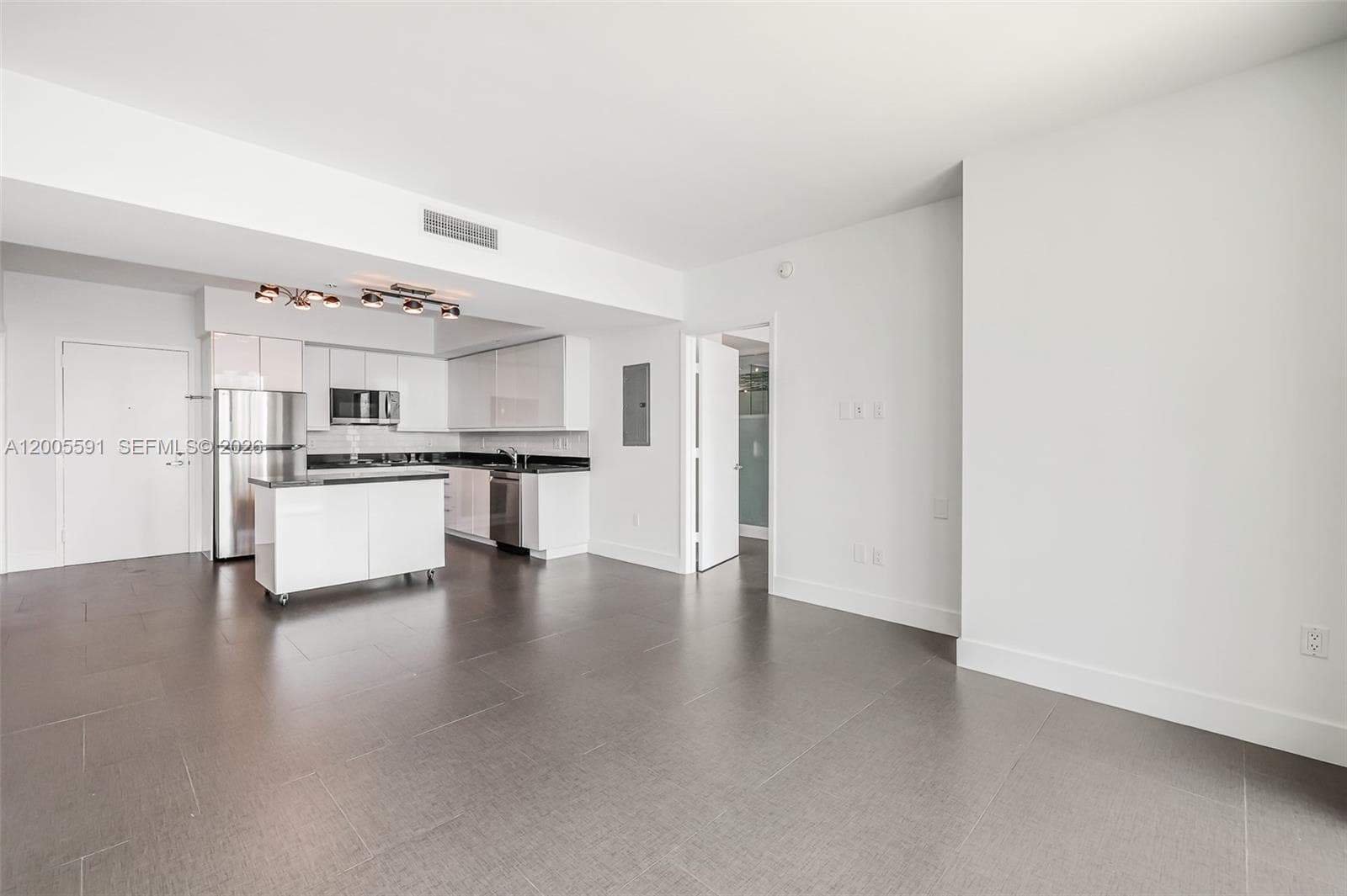 92 3rd St 2212 photo 16