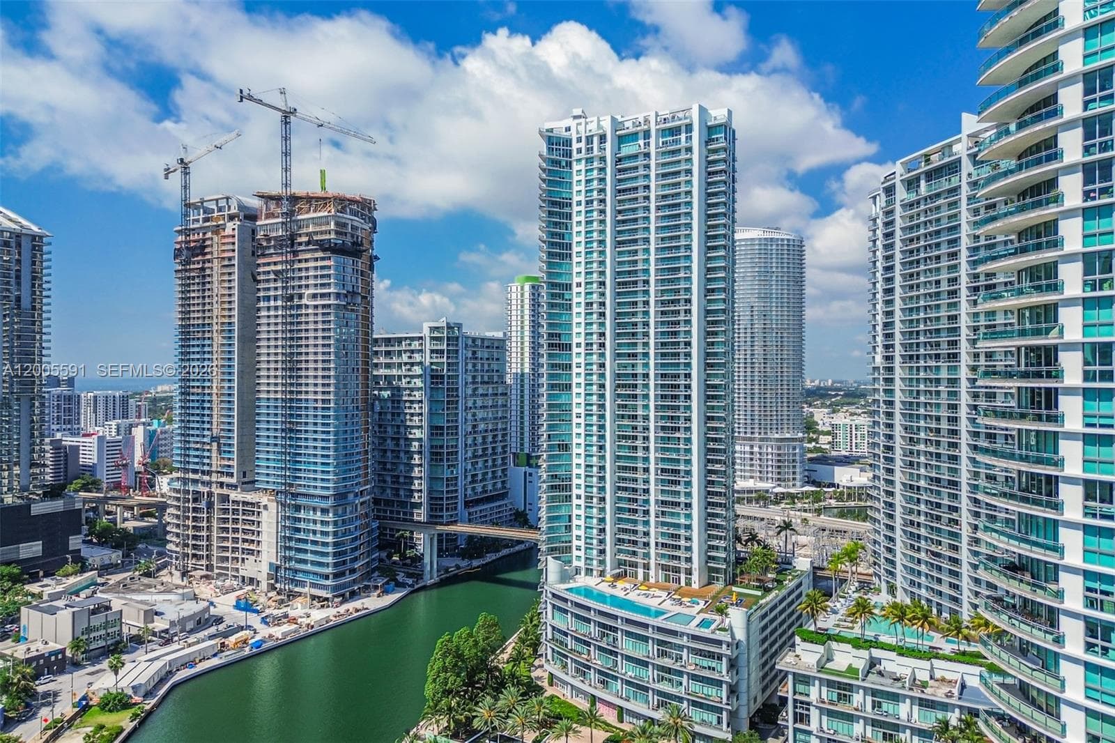 92 3rd St 2212 photo 5