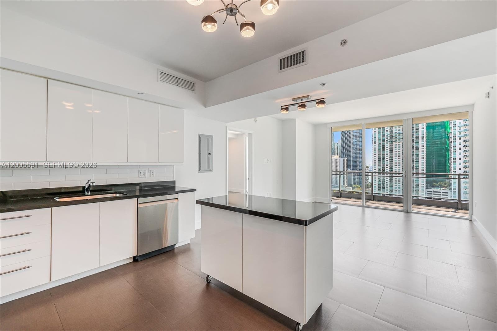 92 3rd St 2212 photo 9