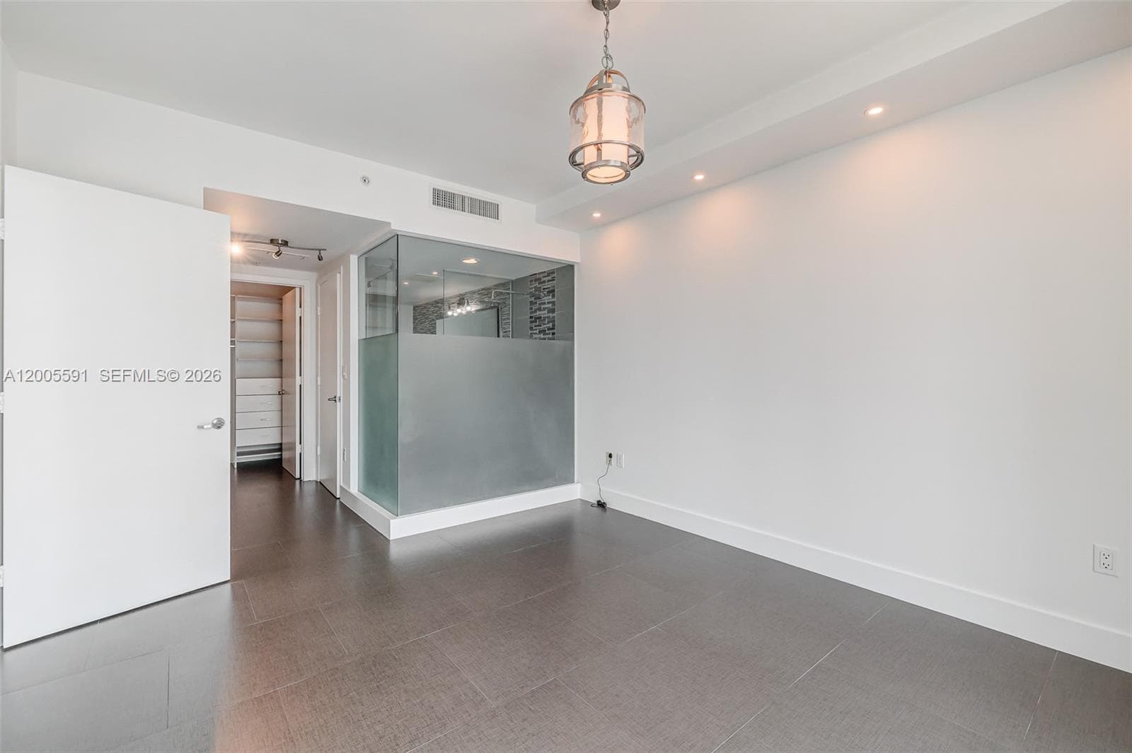 92 3rd St 2212 photo 25