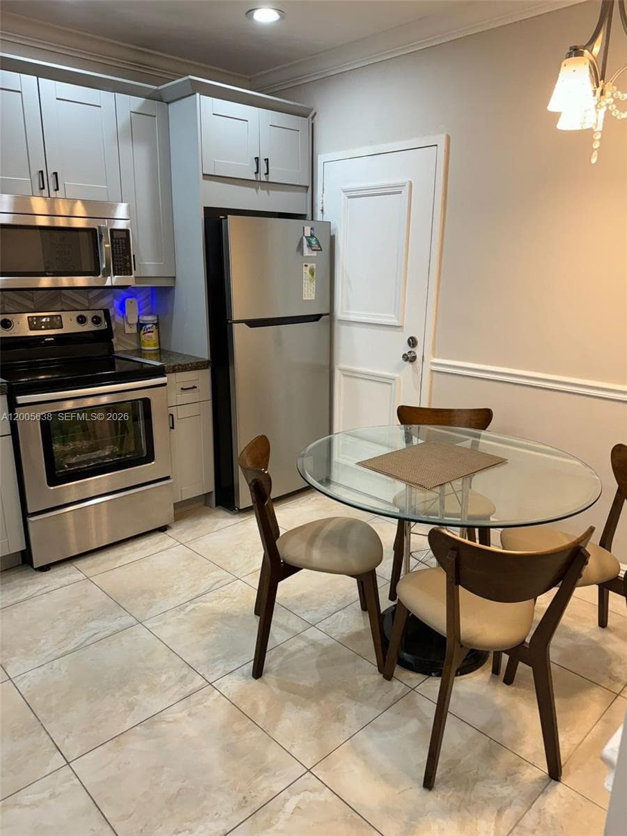 3725 Ocean Dr L12 photo 4