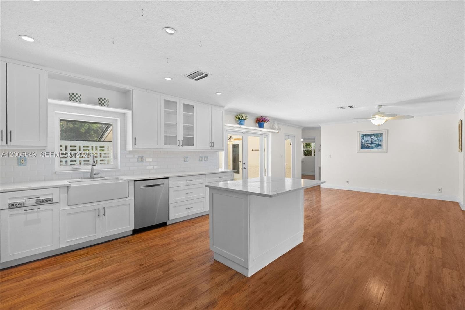 2649 Scott St photo 13