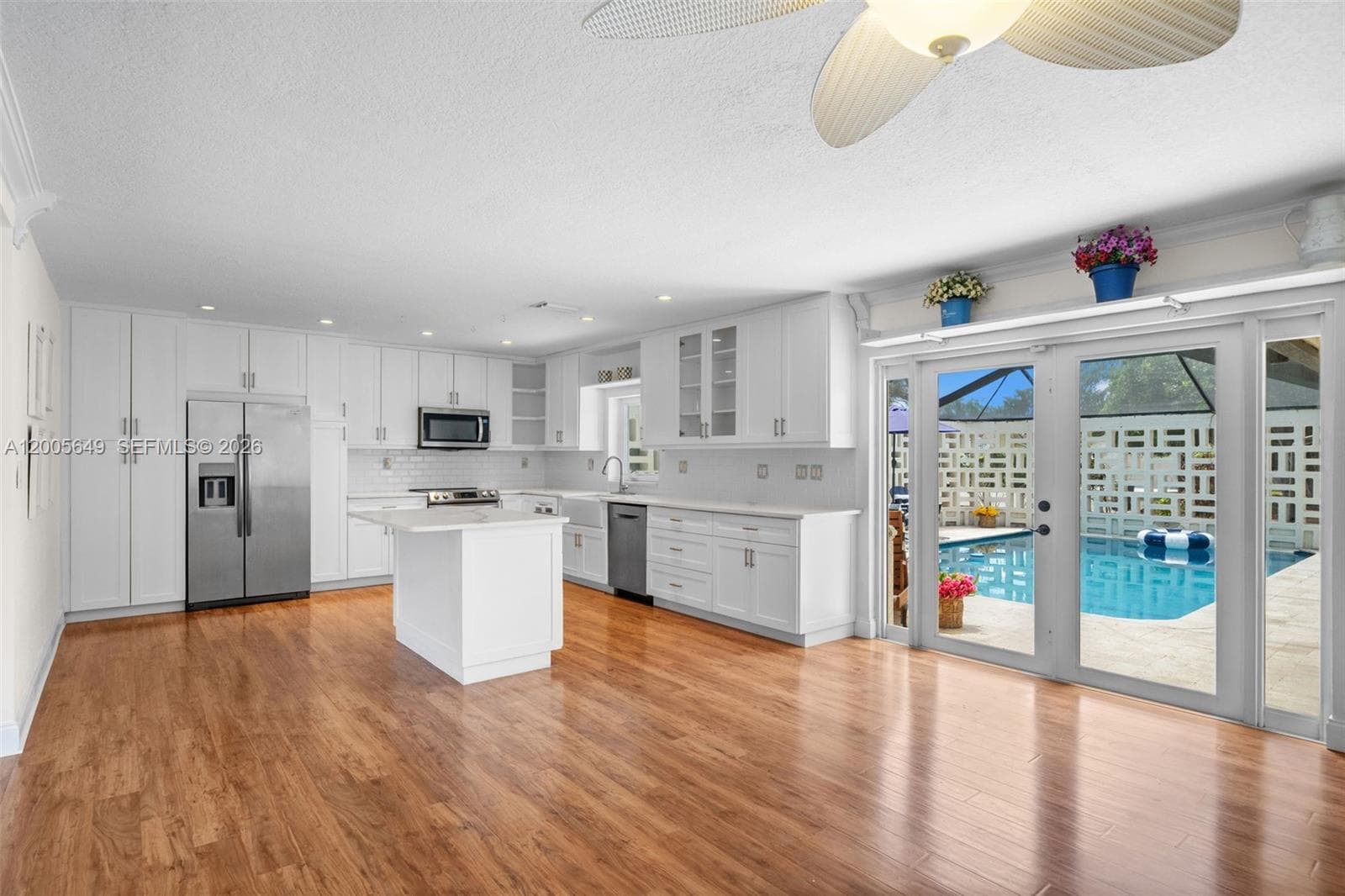 2649 Scott St photo 10