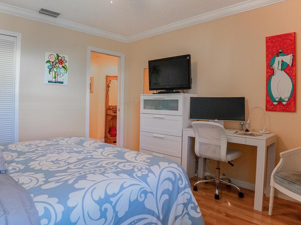 1903 NE Media Avenue photo 10