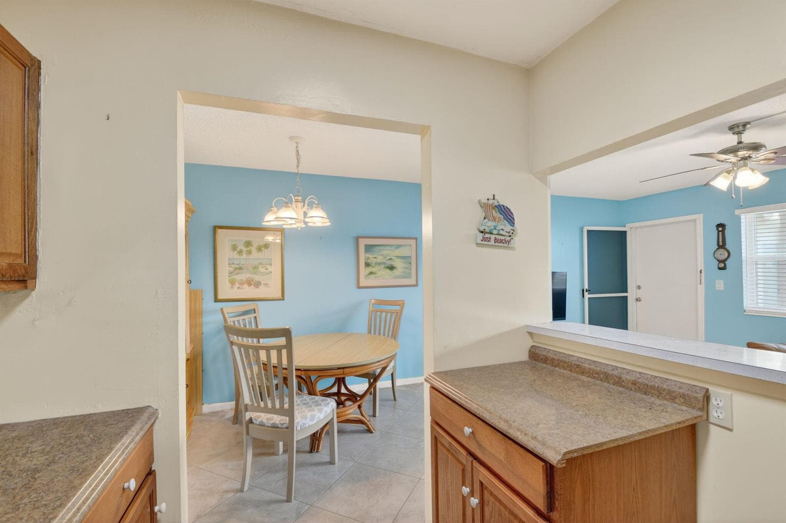 370 Horizon Street E 107 photo 16