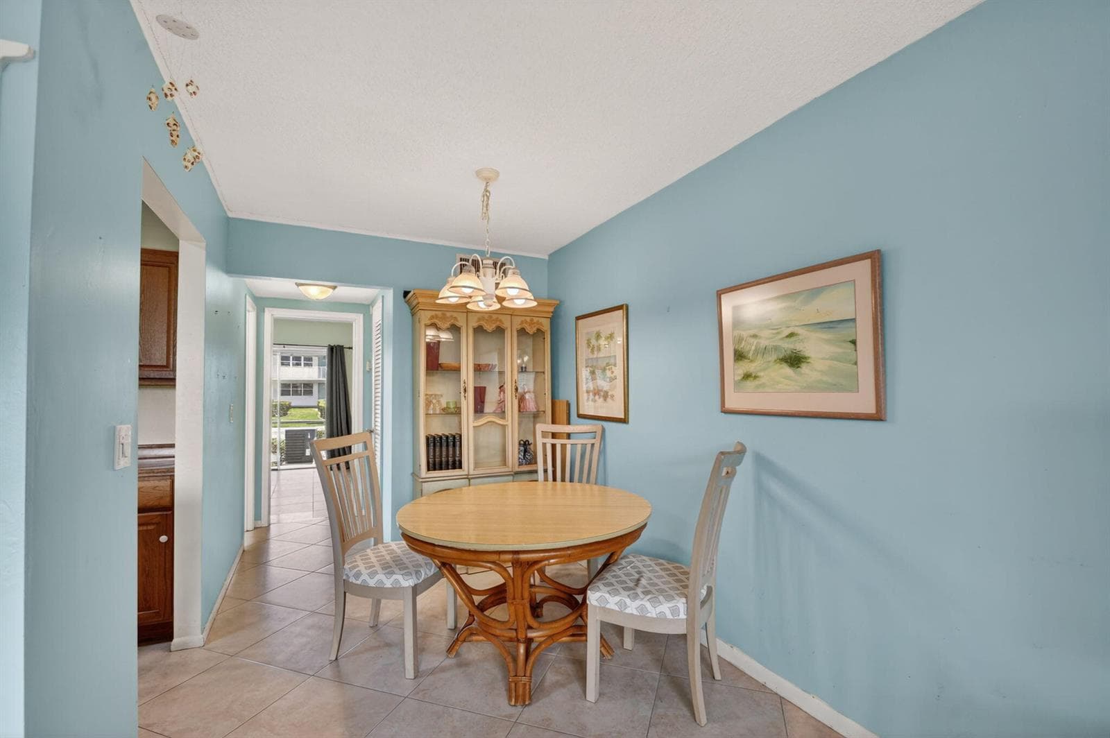 370 Horizon Street E 107 photo 12