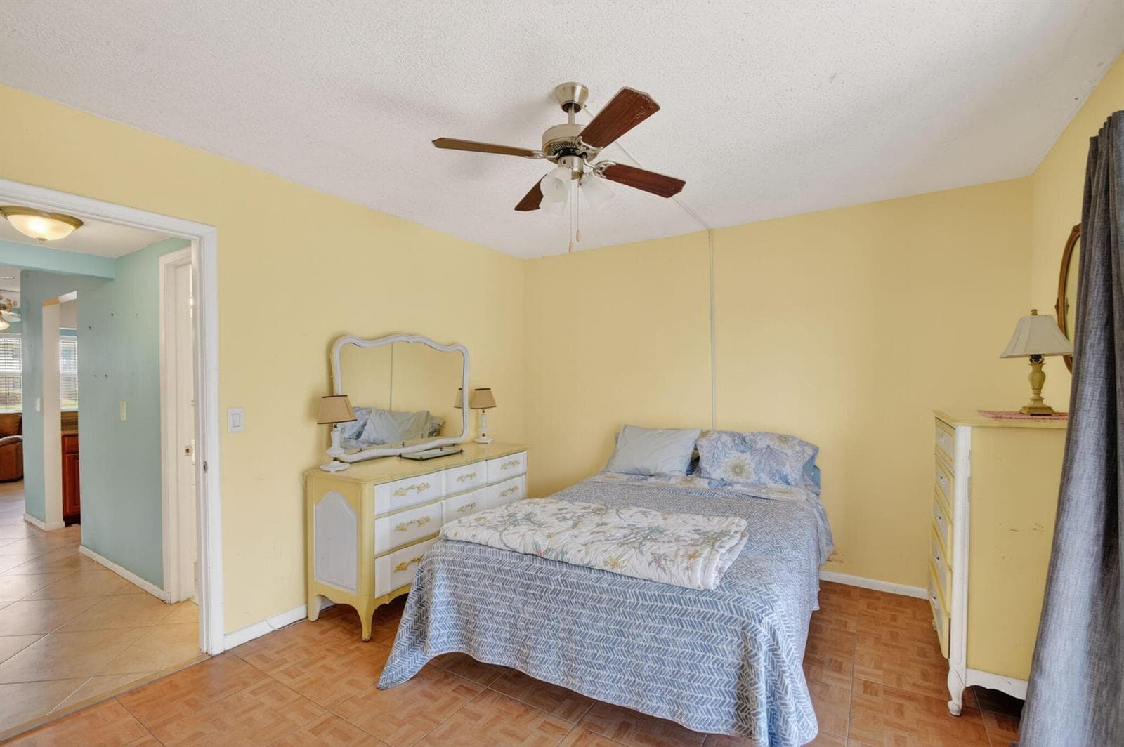 370 Horizon Street E 107 photo 5