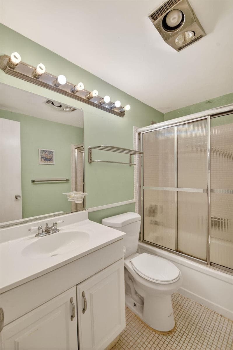 370 Horizon Street E 107 photo 18