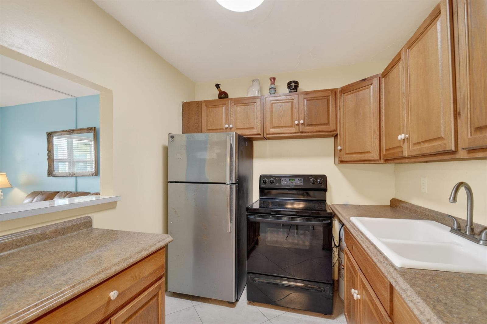 370 Horizon Street E 107 photo 15