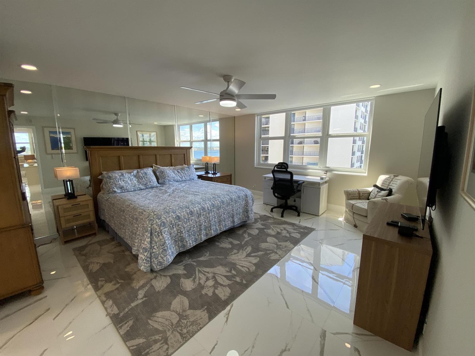 5440 N Ocean Drive 1501 photo 14