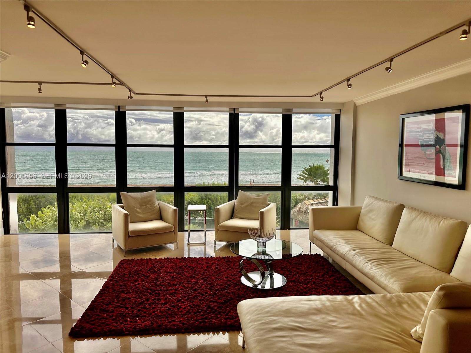 6423 Collins Ave 306 photo 2