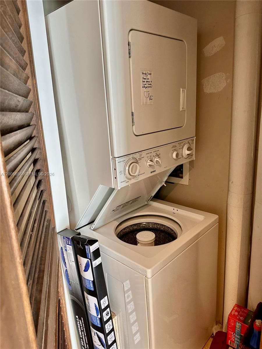 6423 Collins Ave 306 photo 16