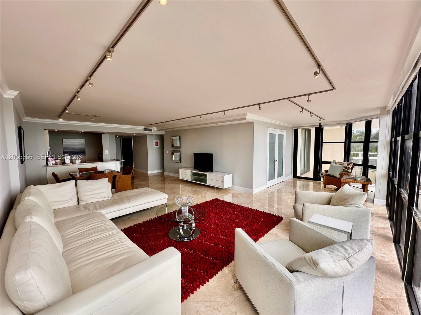 6423 Collins Ave 306 photo 5