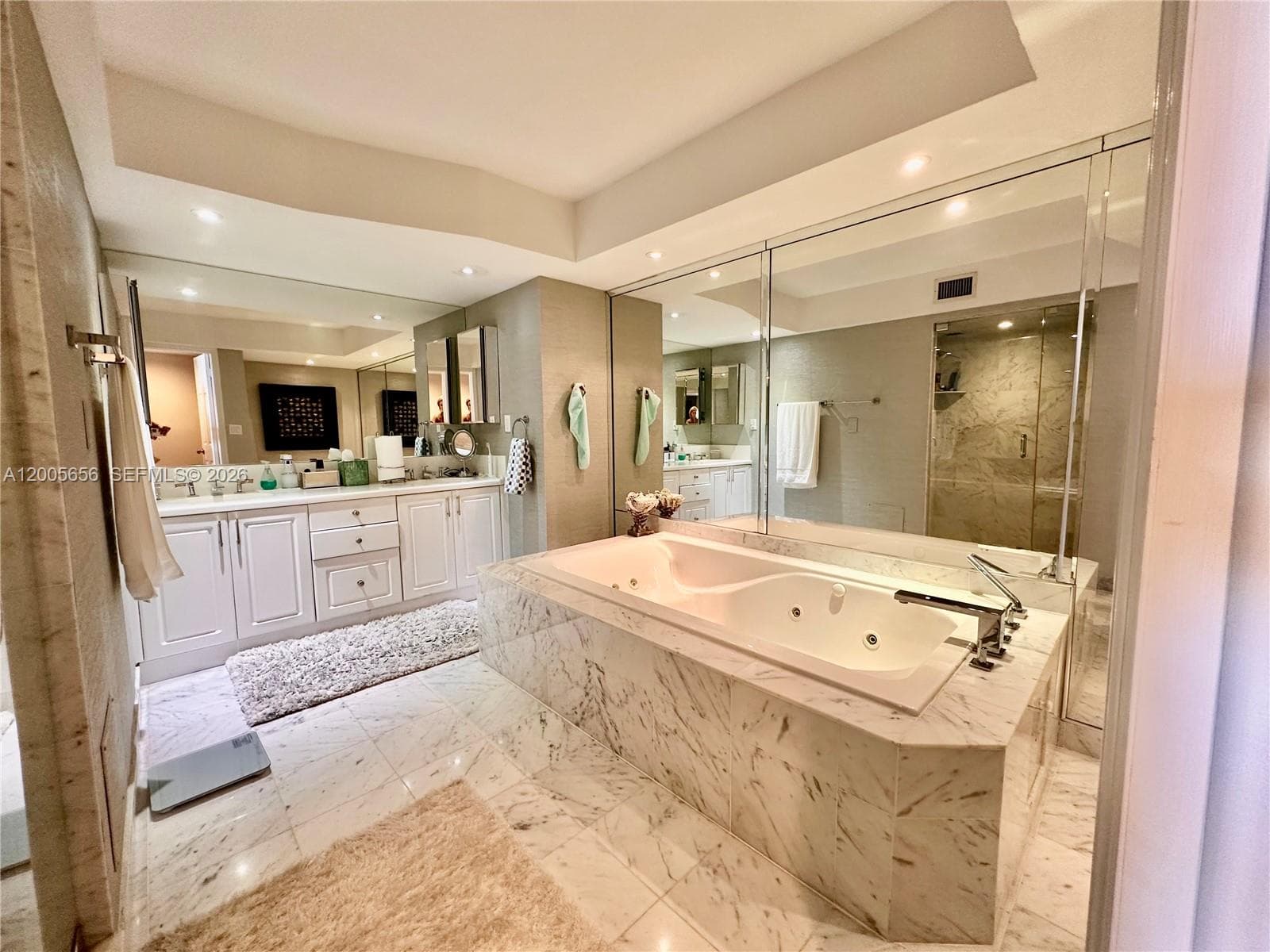 6423 Collins Ave 306 photo 14