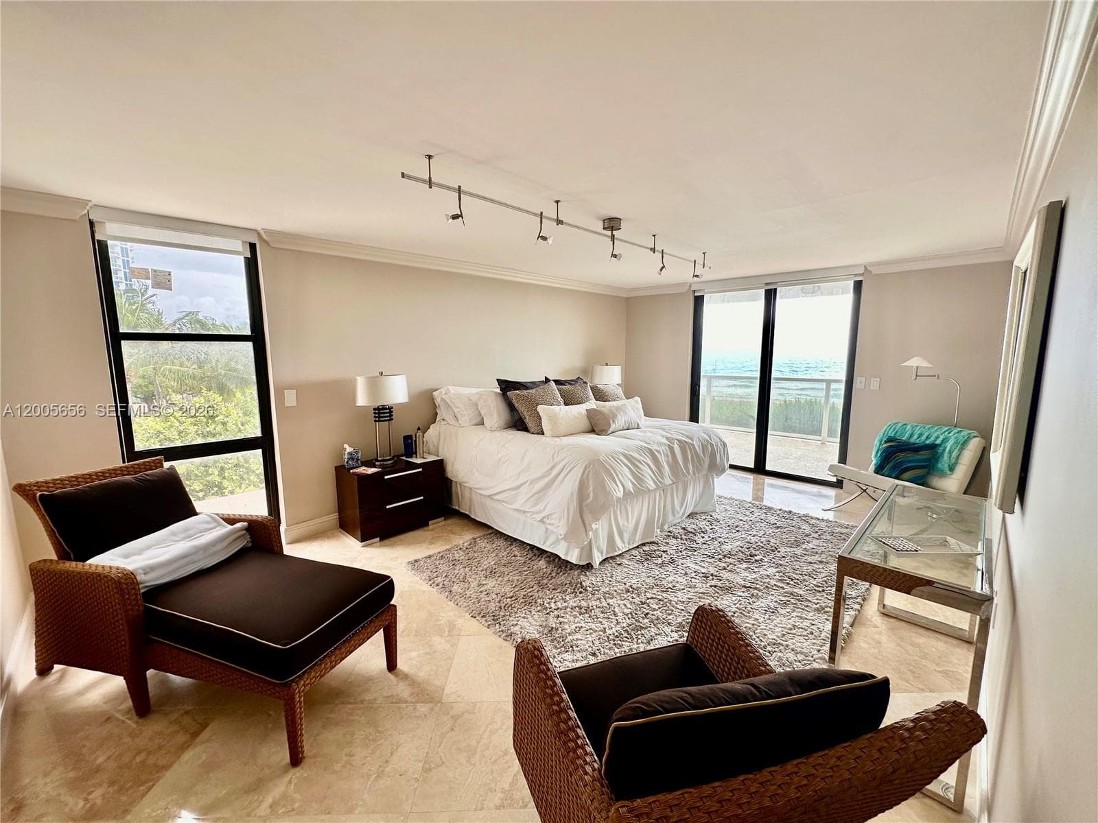 6423 Collins Ave 306 photo 11