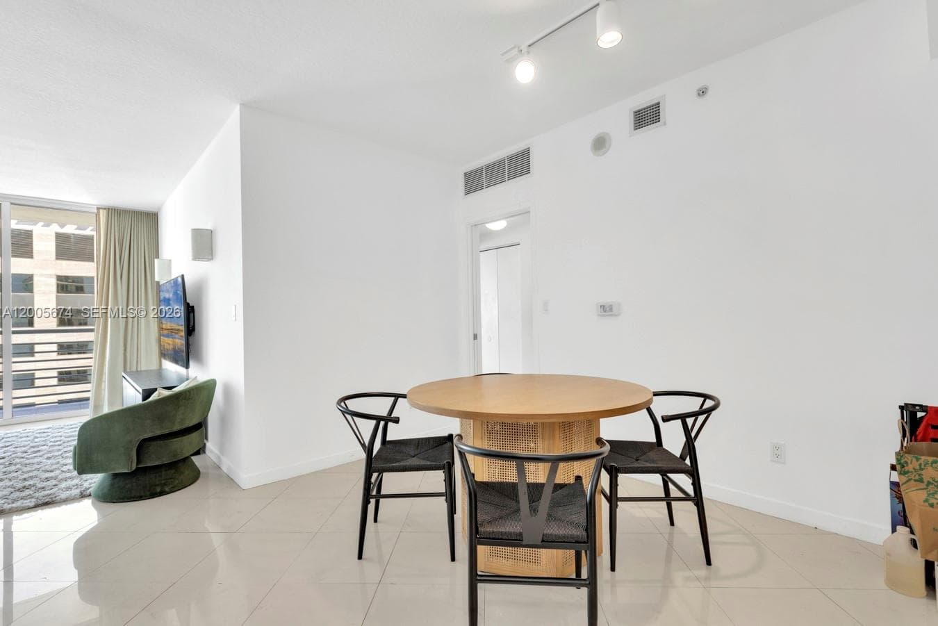 335 BISCAYNE BL 3408 photo 3