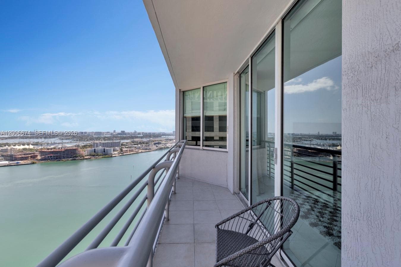335 BISCAYNE BL 3408 photo 5