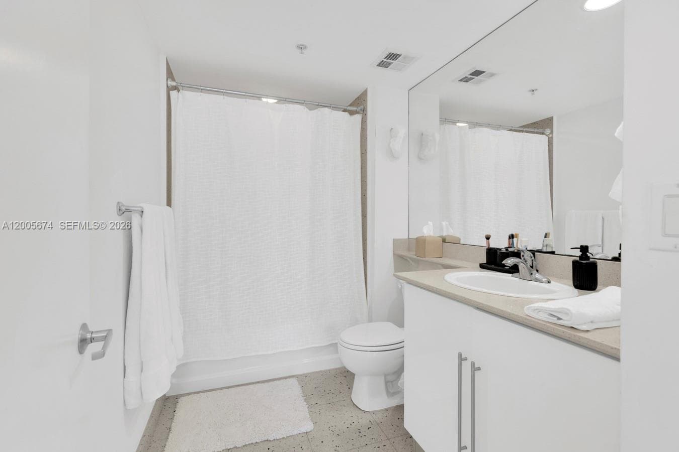 335 BISCAYNE BL 3408 photo 11