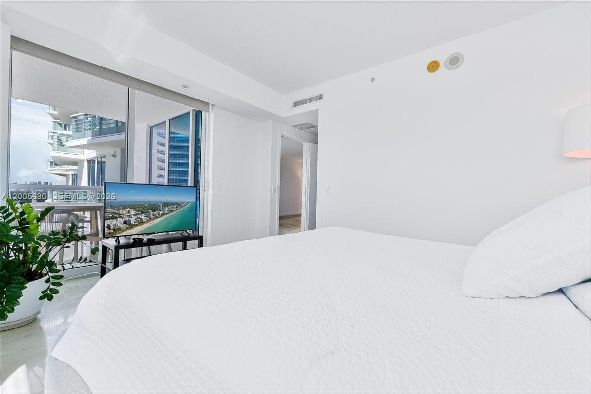 3801 Collins Ave 1105 photo 16