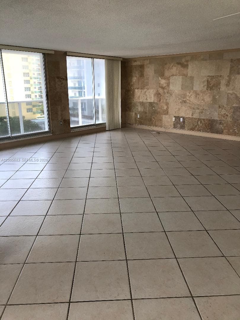 2751 Ocean Dr 701N photo 13