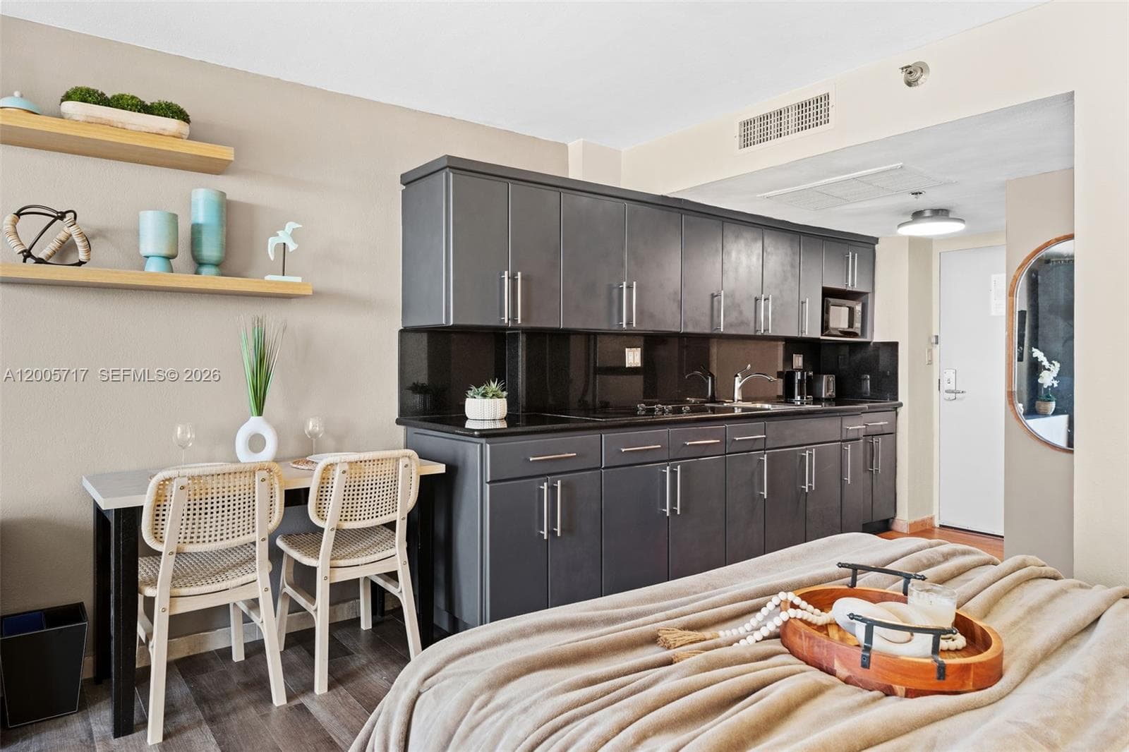 19201 Collins Ave 736 photo 3