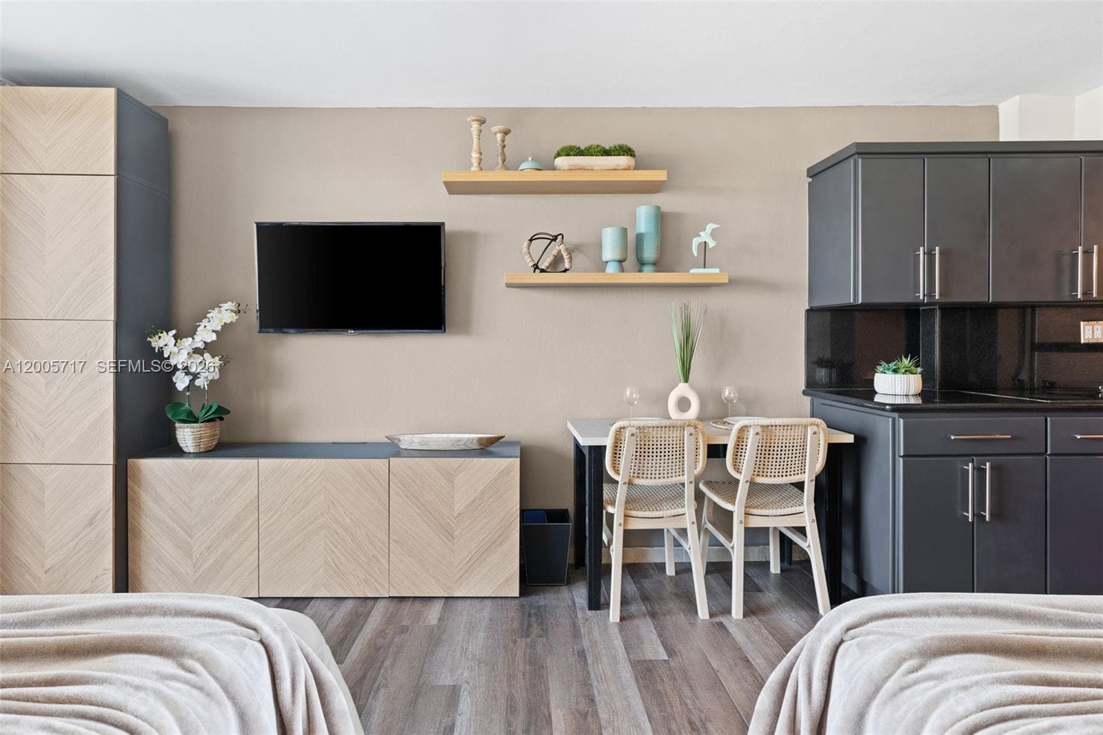 19201 Collins Ave 736 photo 4