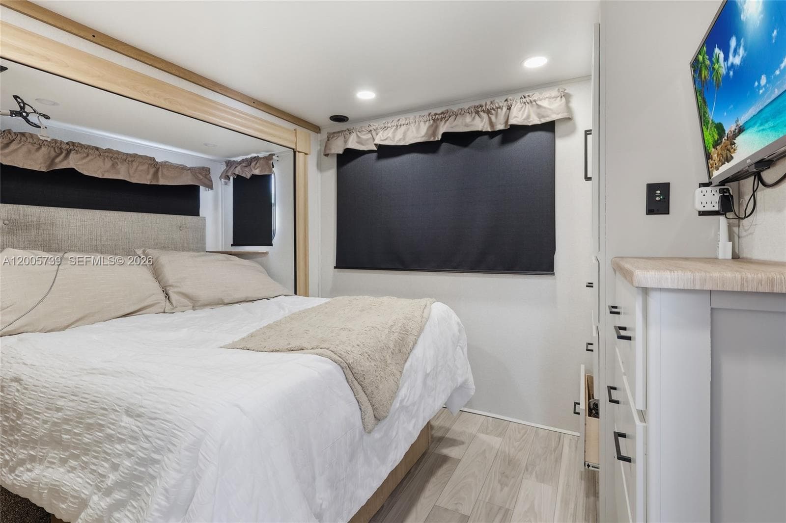 325 Calusa St #312 photo 14