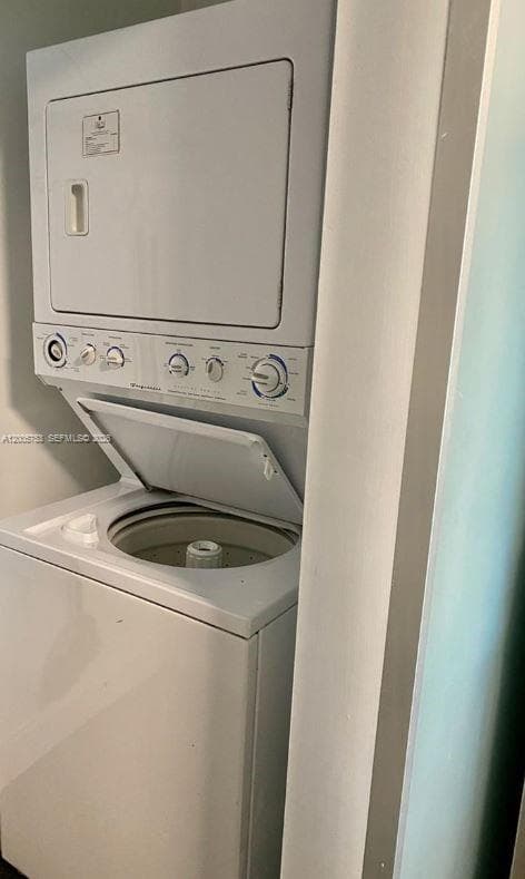 18201 Collins Ave 2003 photo 12