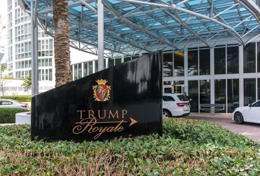 18201 Collins Ave 2003 photo 18