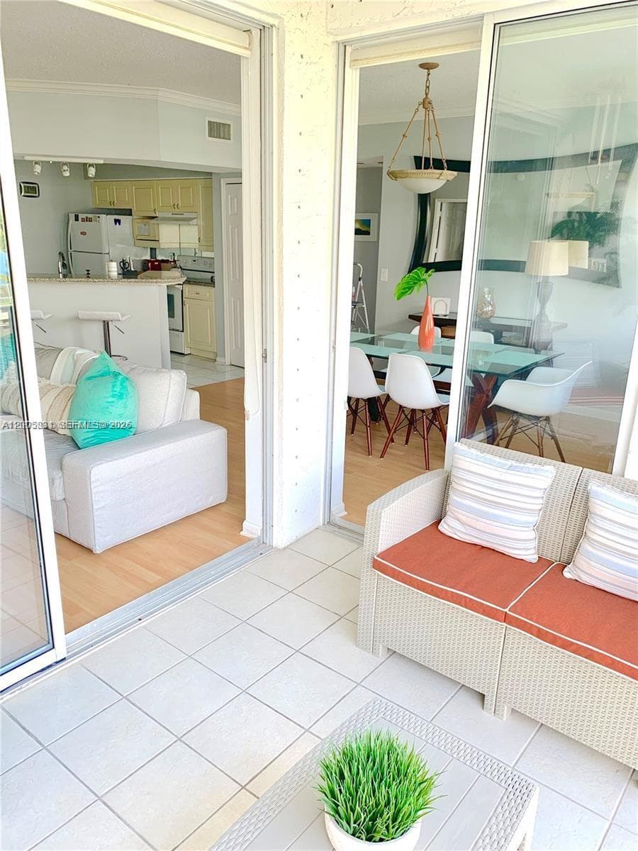 3245 184th St 13403 photo 6