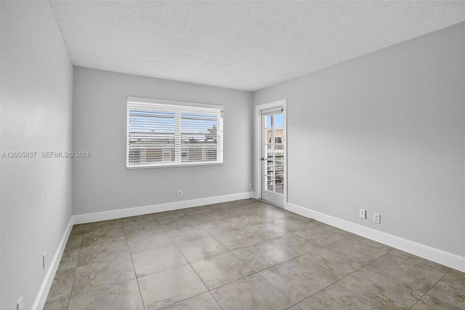 3050 16th Ave 407 photo 17