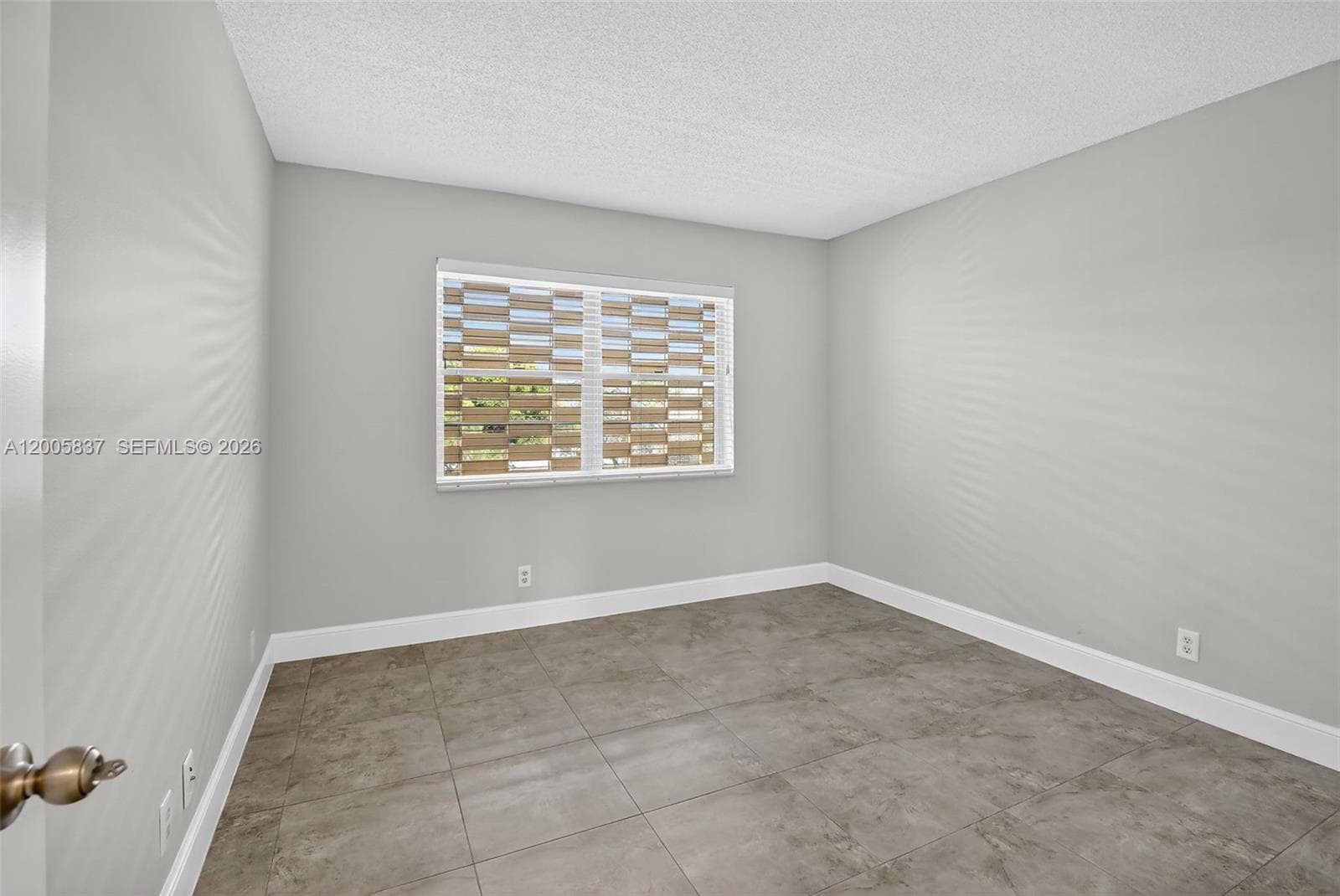 3050 16th Ave 407 photo 22