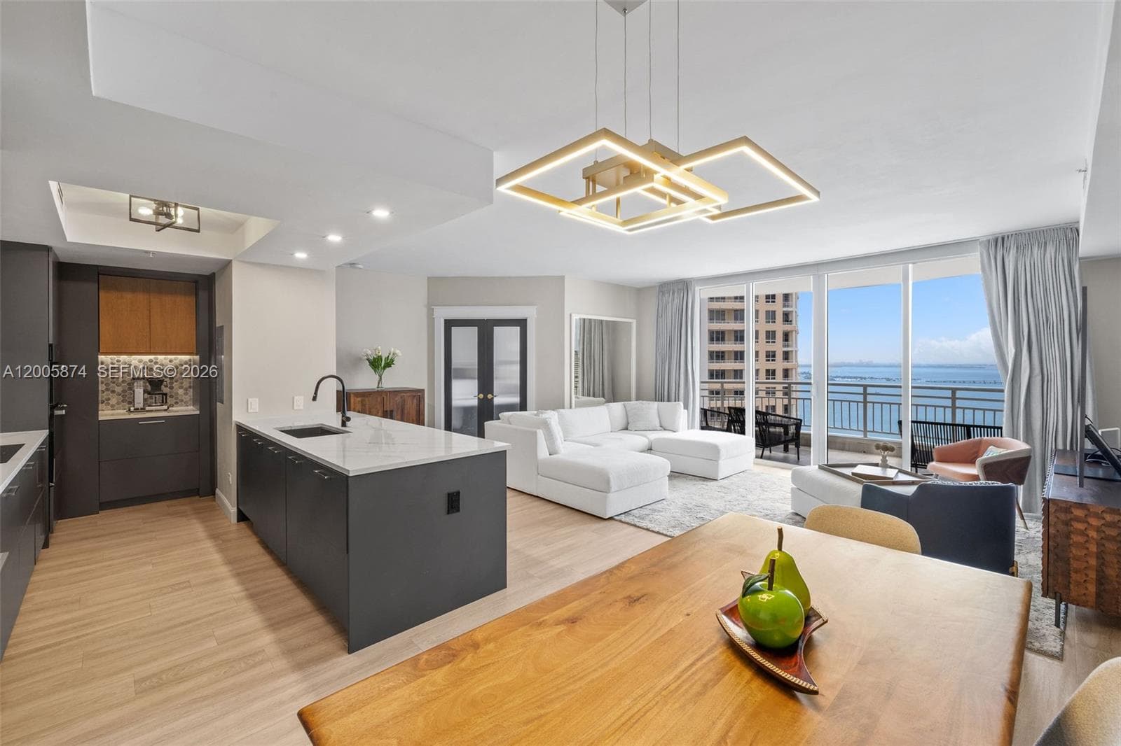 848 Brickell Key Dr 3403 photo 4