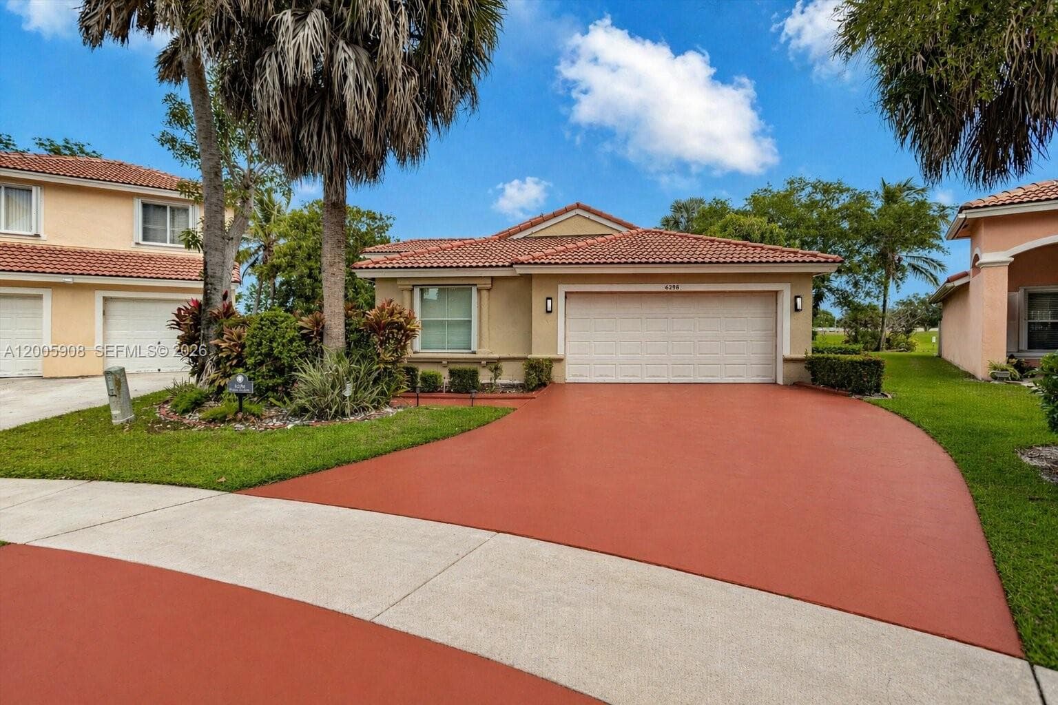 6298 Harbour Chase Dr photo 1