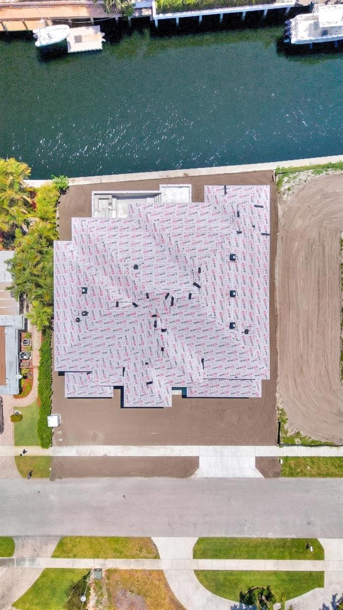 748 NE Bay Isle Drive photo 9
