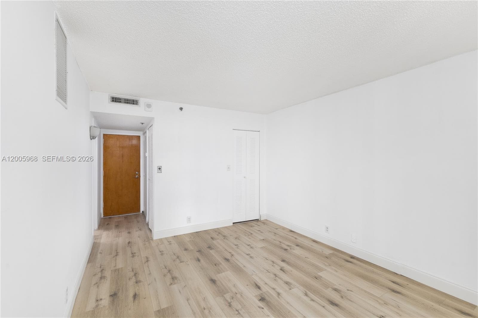 7601 Treasure Dr 1621 photo 22