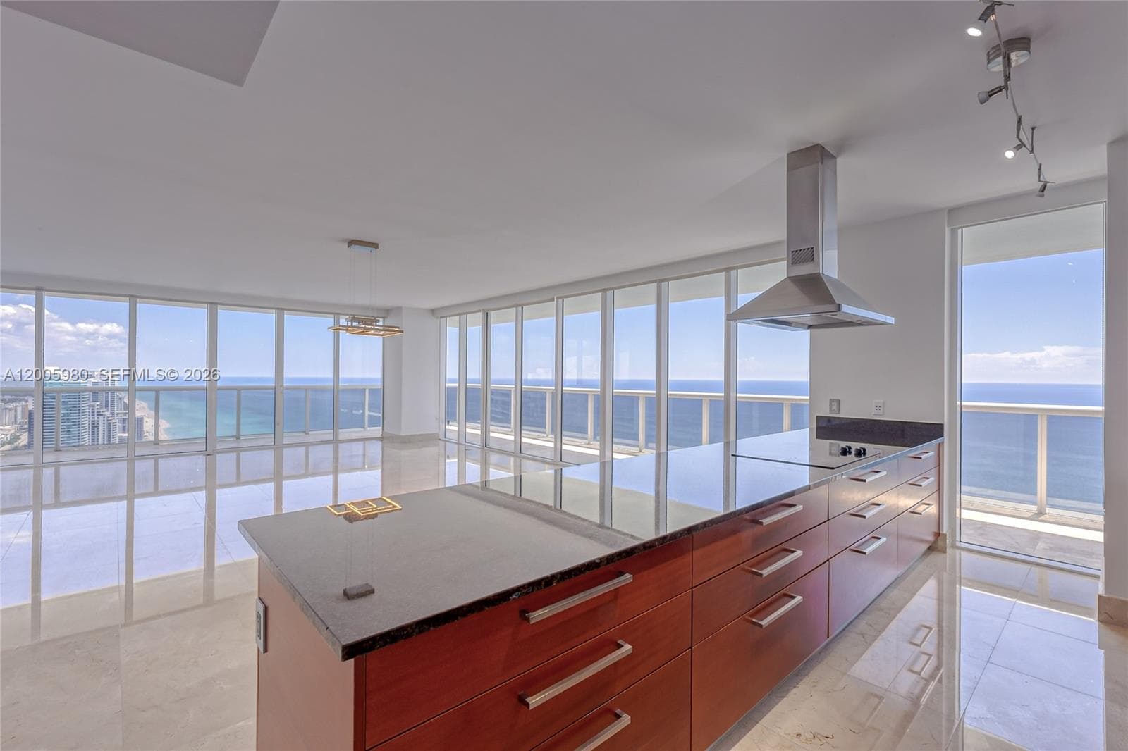 1830 S Ocean Dr 4601 photo 2
