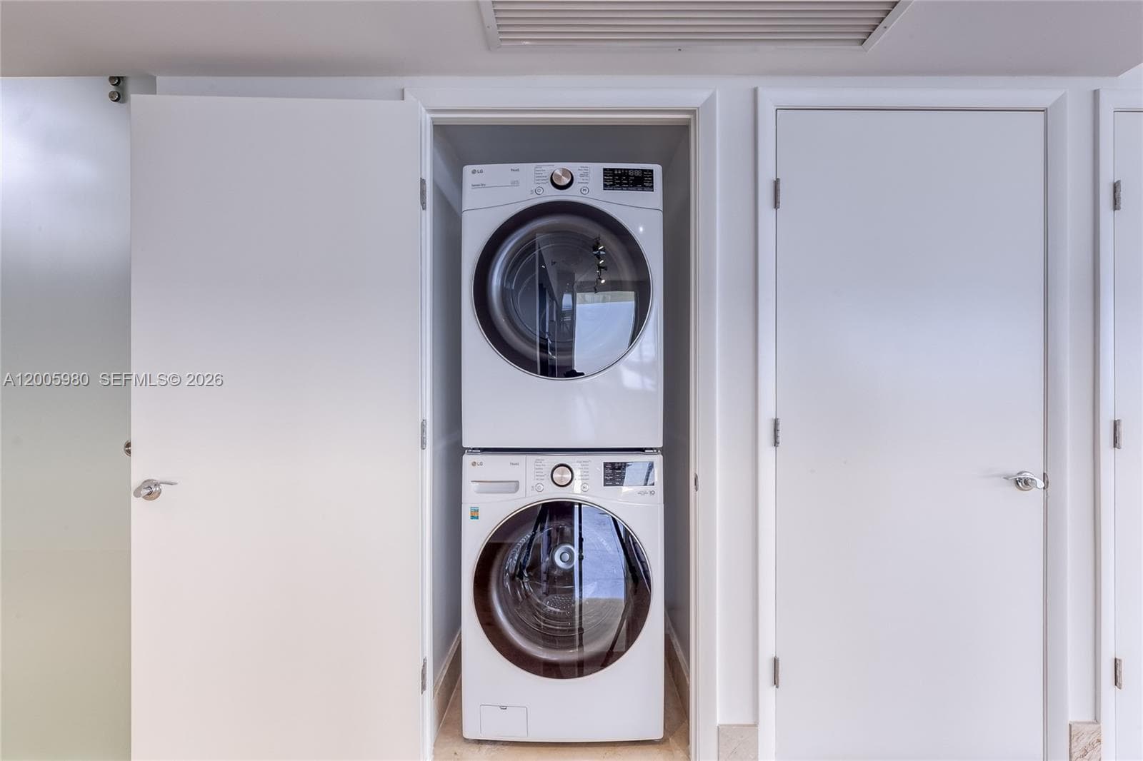 1830 Ocean Dr 4601 photo 13