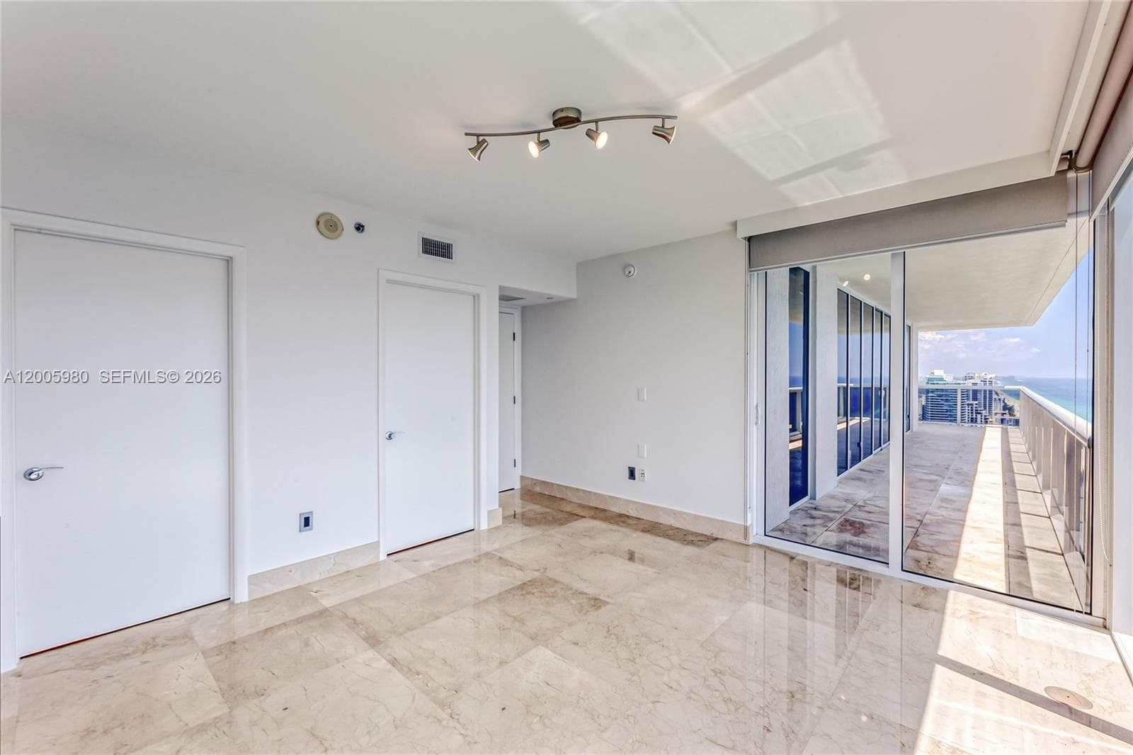 1830 Ocean Dr 4601 photo 17