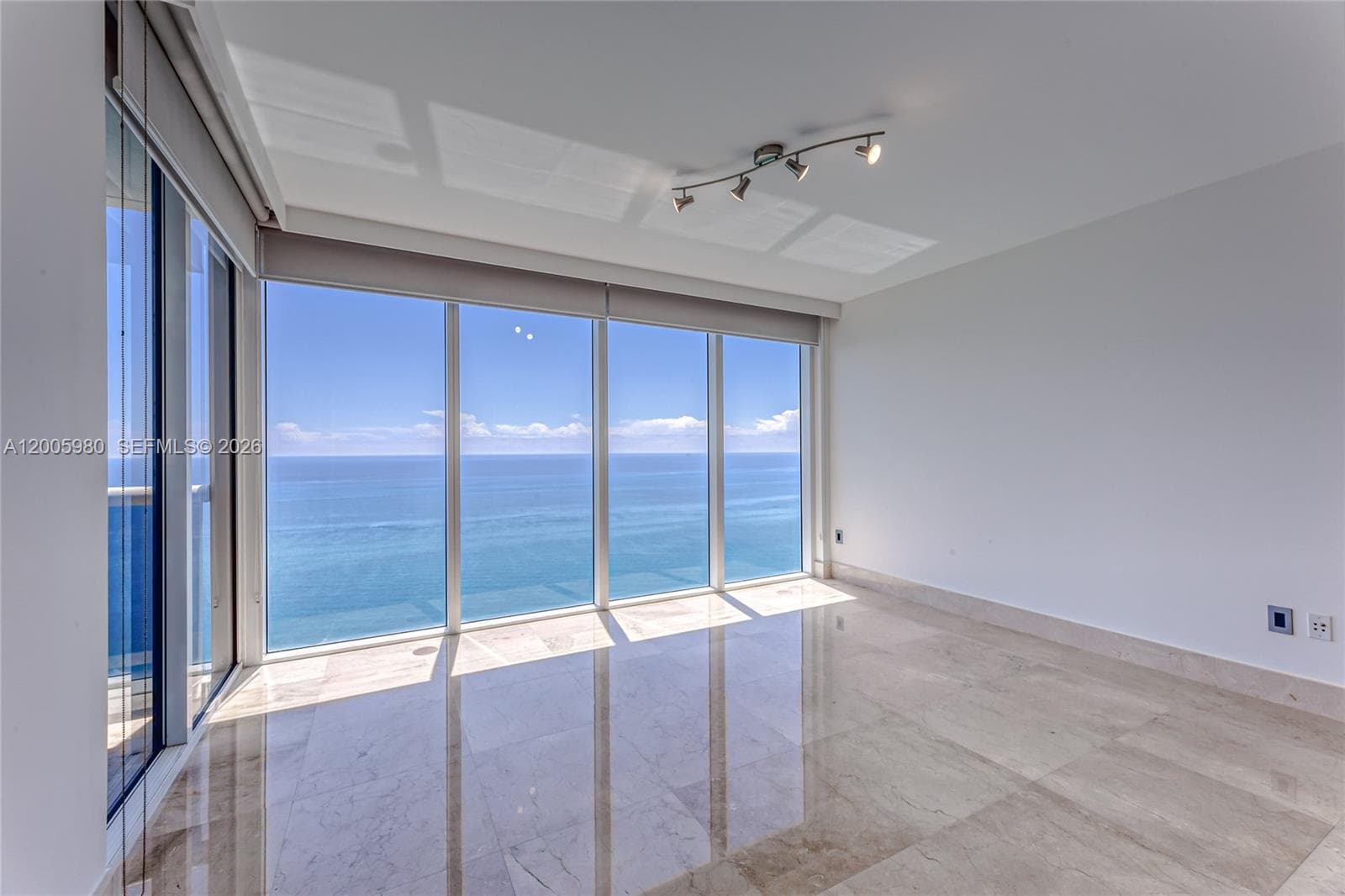 1830 S Ocean Dr 4601 photo 8