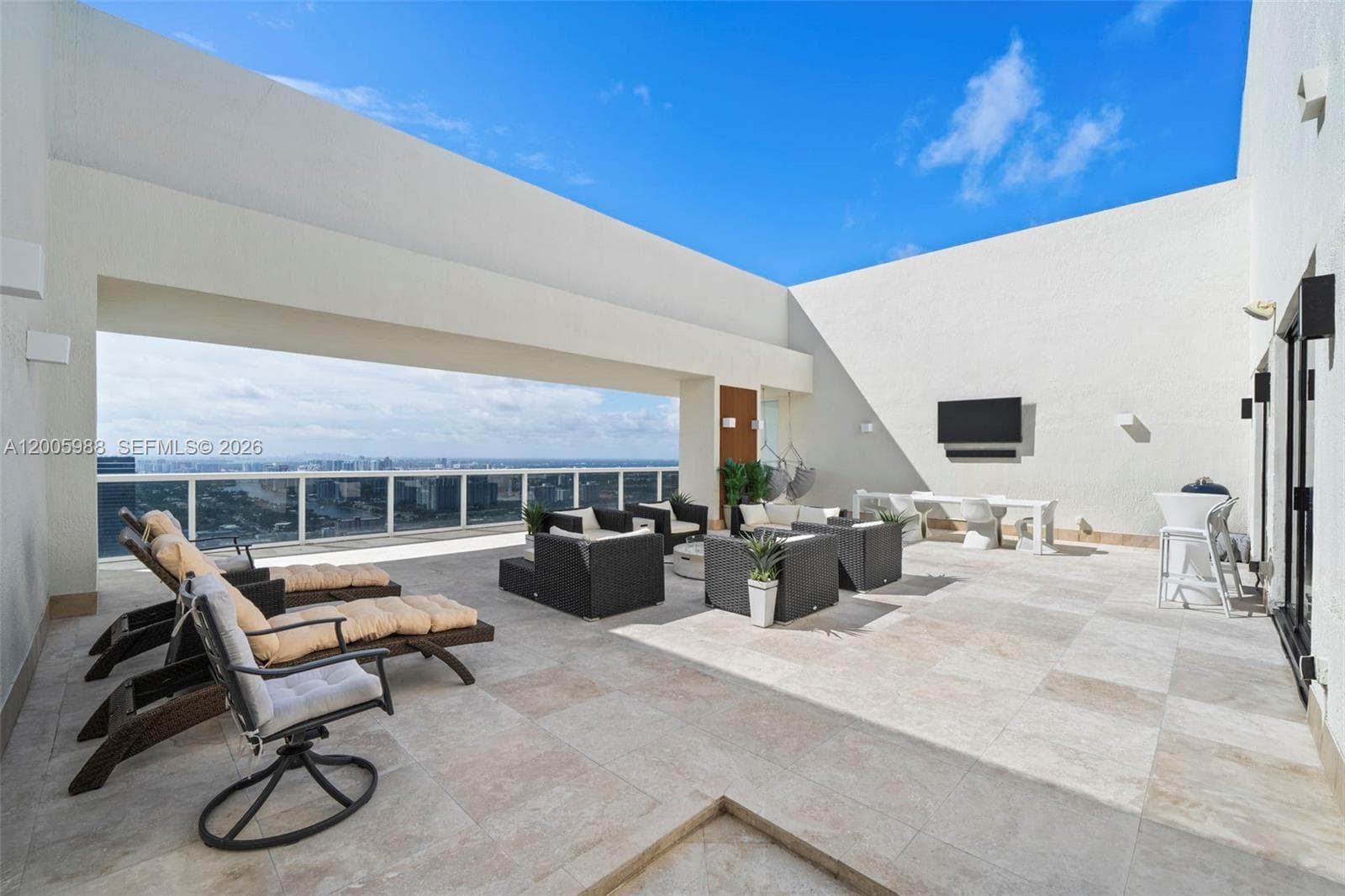 1830 Ocean Dr 5103 photo 9