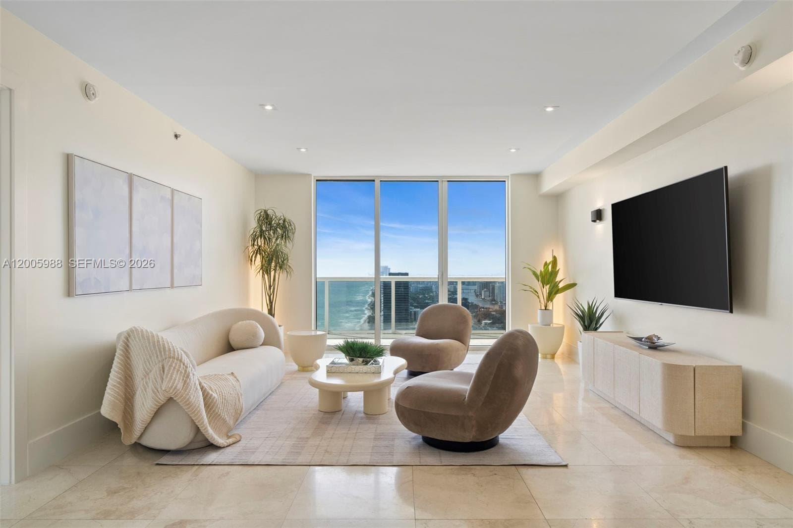 1830 Ocean Dr 5103 photo 4