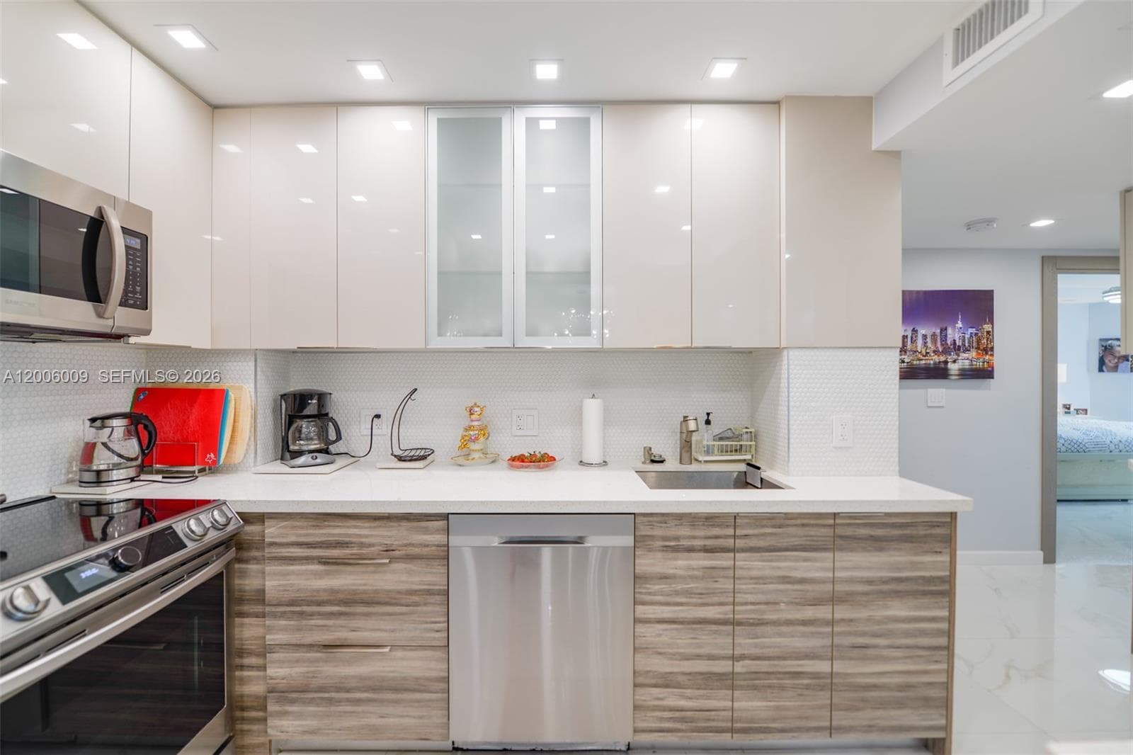 1980 Ocean Dr PHG photo 12