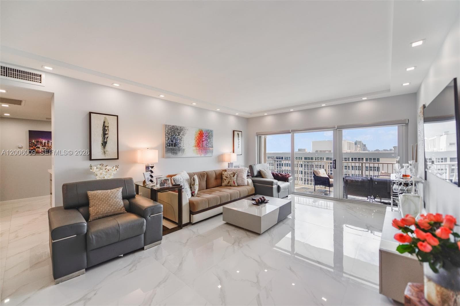 1980 Ocean Dr PHG photo 4