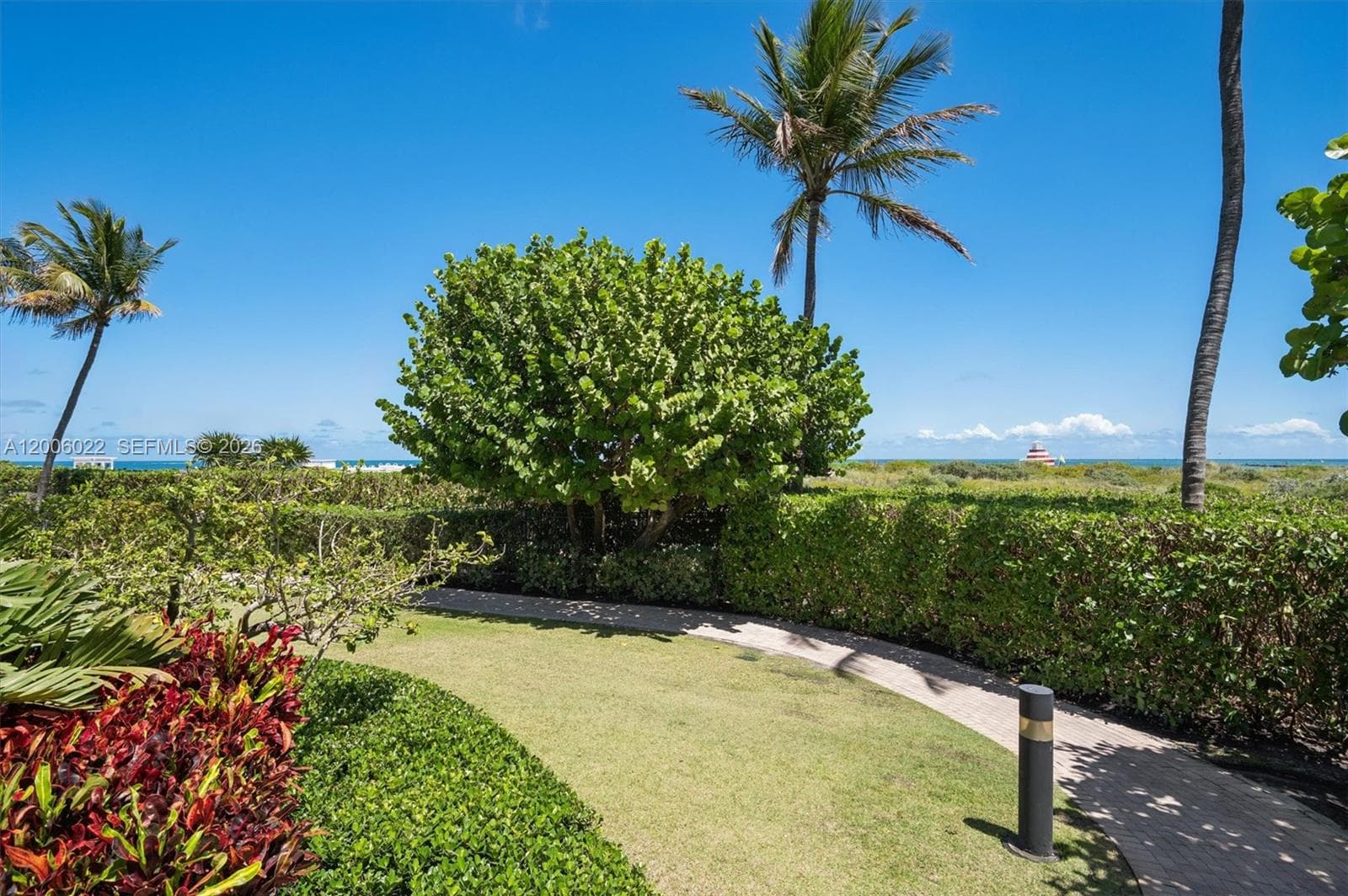 100 POINTE CABANA 14 photo 11