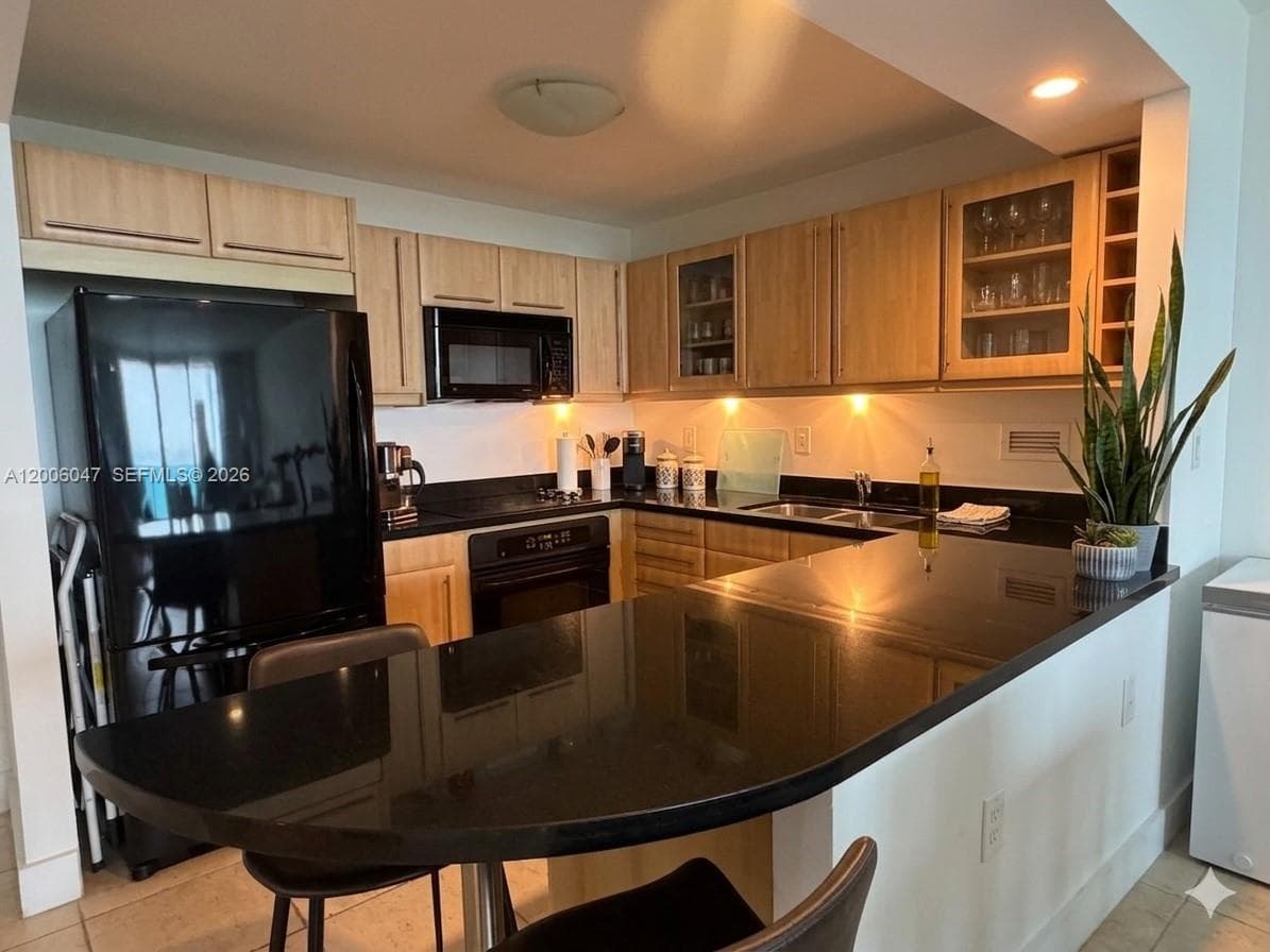 2301 Collins Ave 840 photo 3