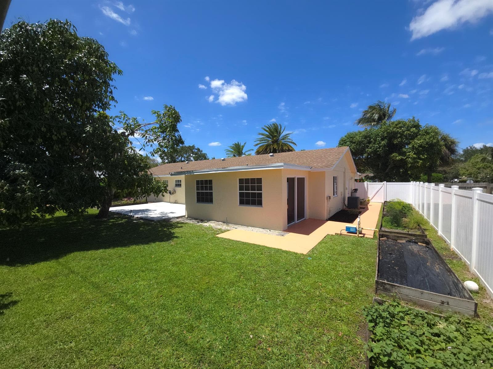 4554 Franwood Drive photo 3